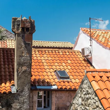 Taura - With Balcony And Old View Apartamento