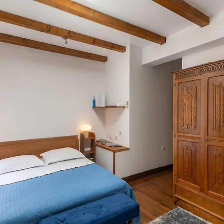 Taura - With Balcony And Old View 杜布罗夫尼克