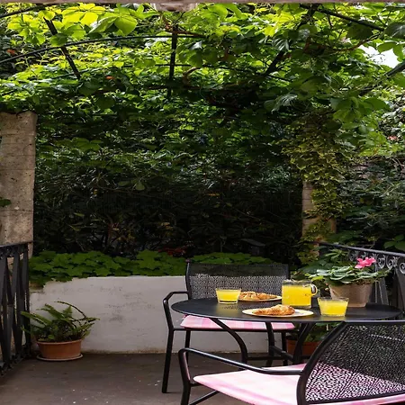 Taura - With Balcony And Old View